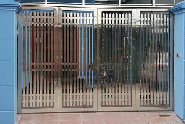 Cửa cổng Inox - Sắt Mỹ Thuật Thăng Long - Công Ty CP Xây Dựng Sản Xuất Thương Mại Thăng Long Windows